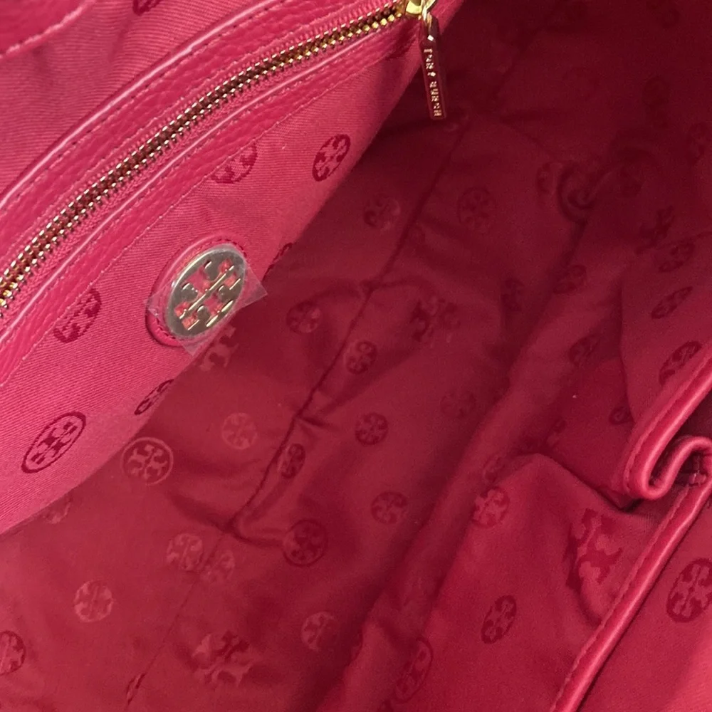 NWT Authentic Tory Burch bag  leather magenta color - Picture 3 of 6